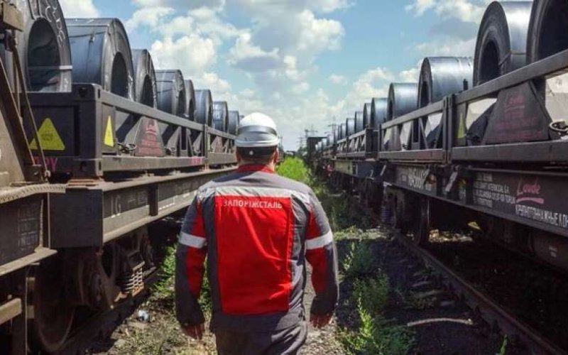 «Запорожсталь» обеспечивает румынский завод «Метинвест» рулоном