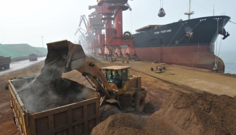 China Oct iron ore imports drop to lowest in over 1-1/2 yrs