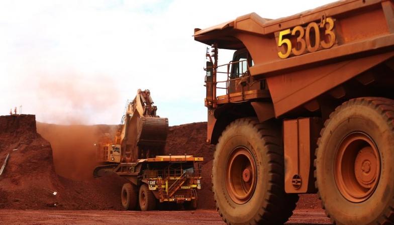 Китай отзовёт треть выданных ранее разрешений на добычу железной руды 