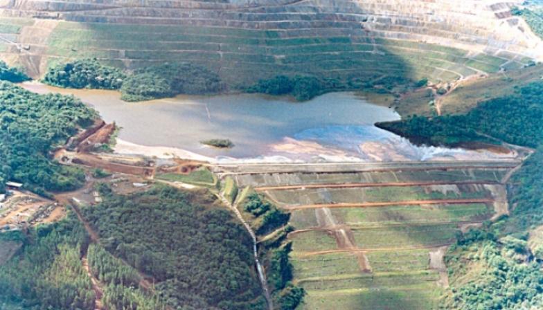 оползень на шахте Вале в Гонго-Соко может дестабилизировать близлежащую плотину Сул-Супериор